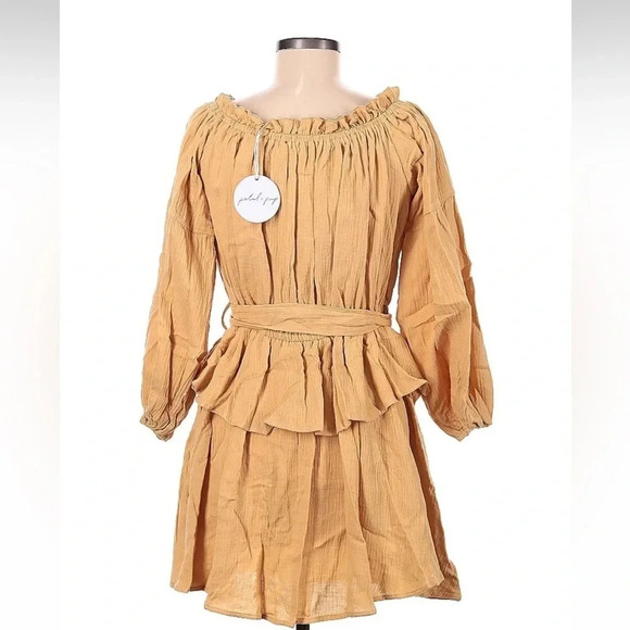 PETAL AND PUP Women's Beige Callie Off Shoulder Mini Dress Size Large L NWT - Picture 2 of 4